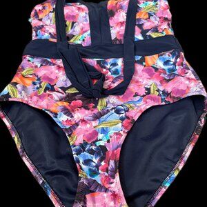 Lands' End Women's Size Small Floral One-Piece Swimsuit with Adjustable Straps -